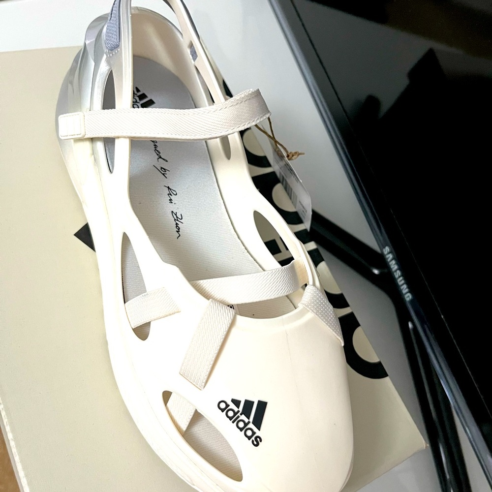 Special Edition ADIDAS W RUI AVRYN Sandal